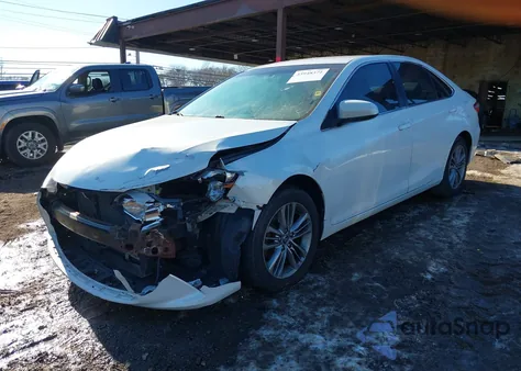 2015 Toyota Camry Se z USA, uszkodzony, nr VIN 4T1BF1FK4FU482281